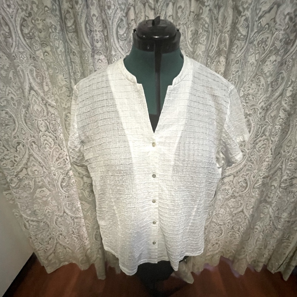 Eileen fisher lightweight short sleeve blouse. Xl